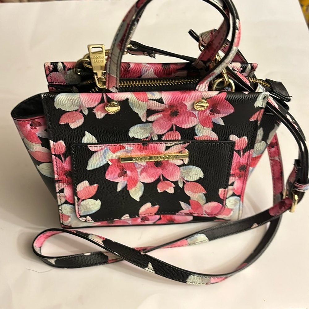 STEVE MADDEN pink, black and green floral crossbody purse with front pouch NWOT
